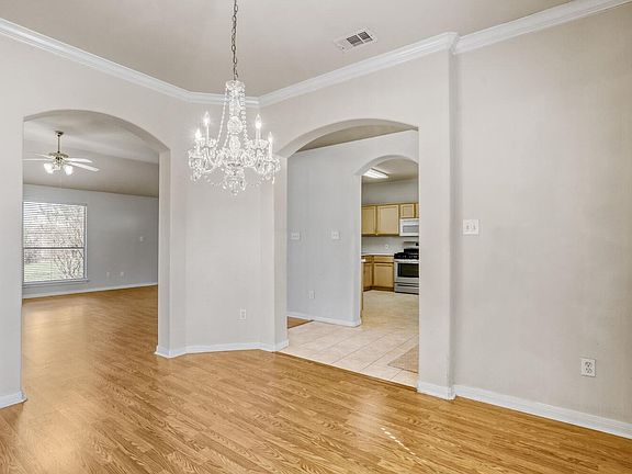 3rd image of 700 Runners Rdg