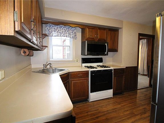 4th image of 4561 Waseka Ln