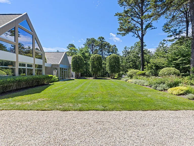 7 Rolling Wood Ln — Photo 3