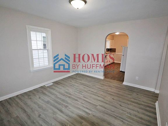 4th image of 810 E Delaware St