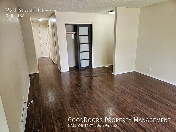 4th image of 22 Hyland Cres #1