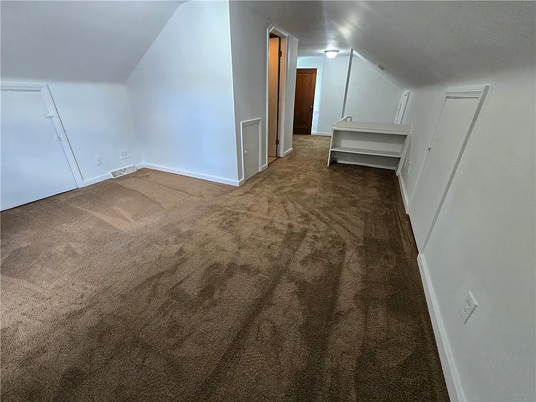 325 Outlook St — Photo 28