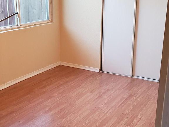 4th image of 11985 Chamberlaine Ave