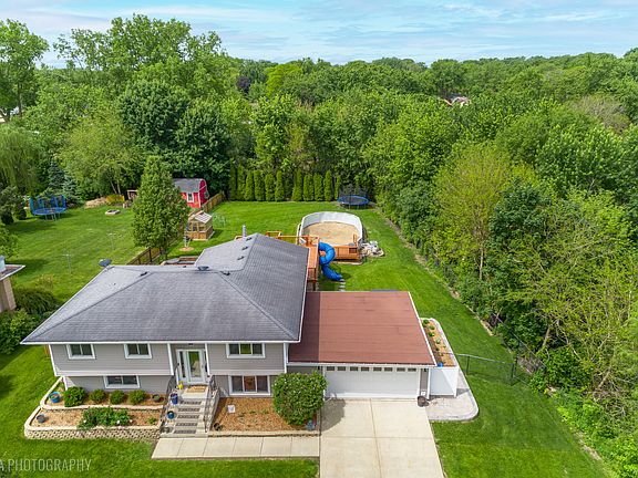 2nd image of 532 Cambridge Dr