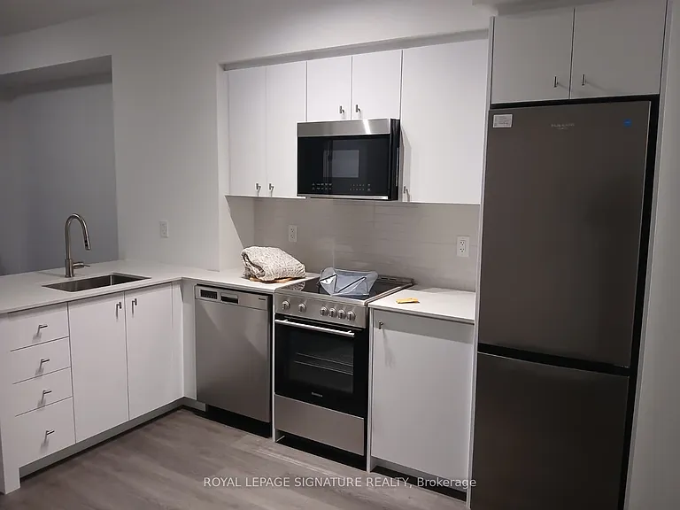 25 Wellington St S #1804 — Photo 15