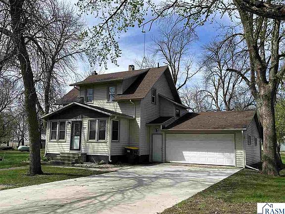 2nd image of 213 Broadway Ave