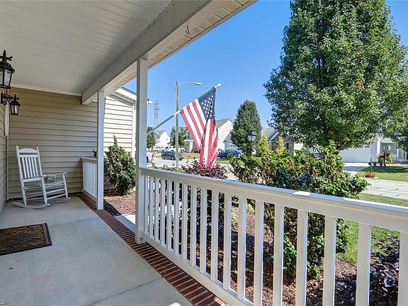 3rd image of 205 Redstone Ct