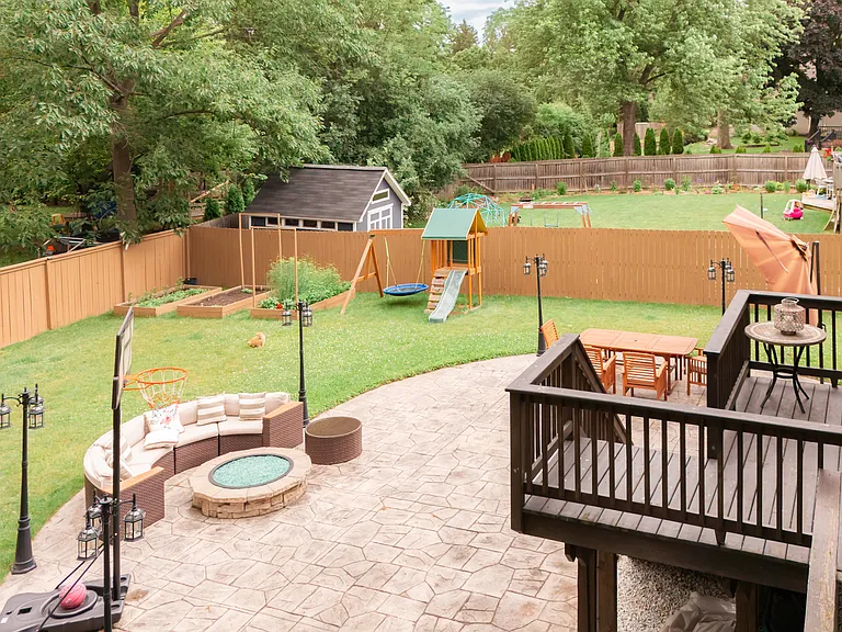 935 Whittier Dr — Photo 39