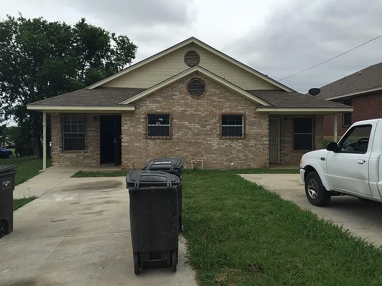 1506 E Mulkey St — Photo 1