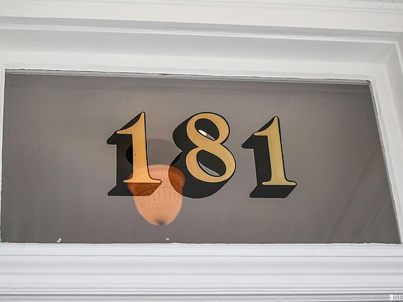 5th image of 181 8th Ave