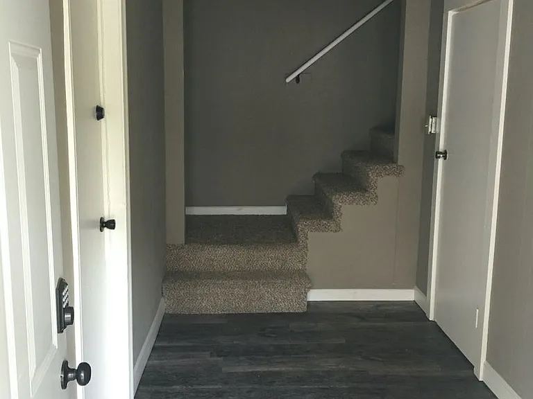417 N Walnut St — Photo 1