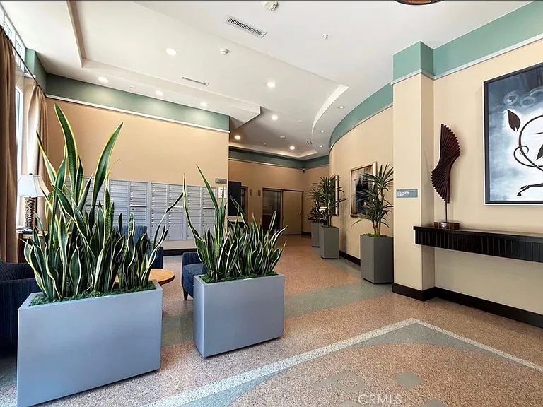150 The Promenade N — Photo 26