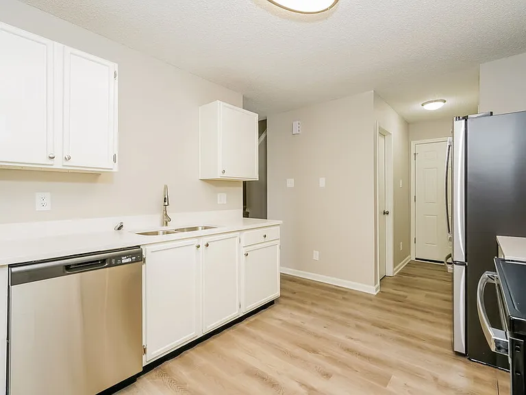 1245 Kenwood Dr — Photo 10