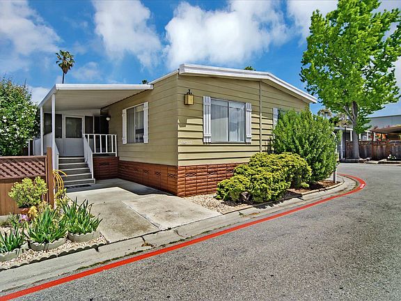2nd image of 182 El Bosque Dr