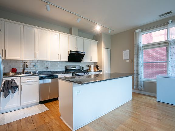 5th image of 333 N Jefferson St