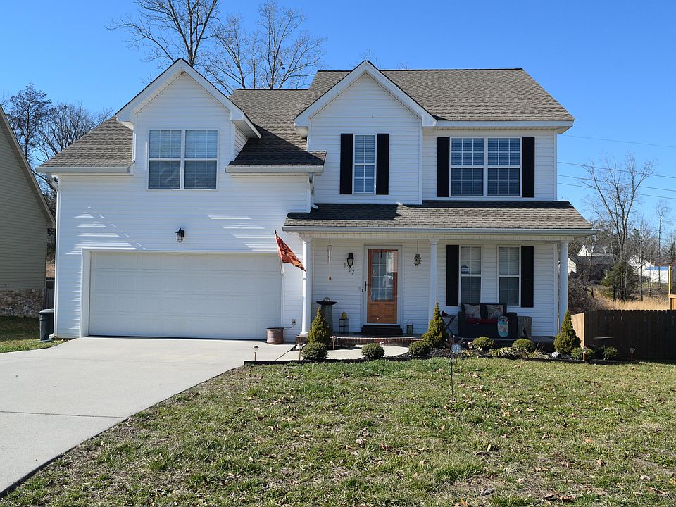 1st image of 1327 NE Woodland Pl