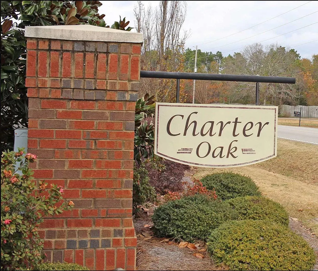370 Charter Oak Ct — Photo 2