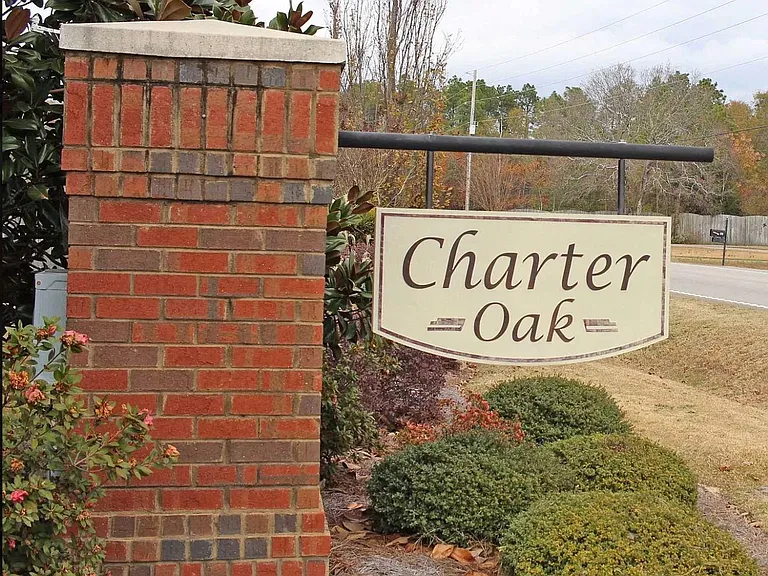 370 Charter Oak Ct — Photo 4