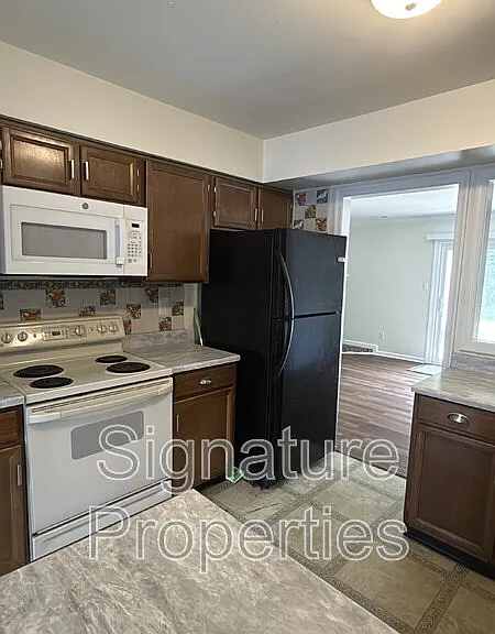 913 Ewell Rd — Photo 4