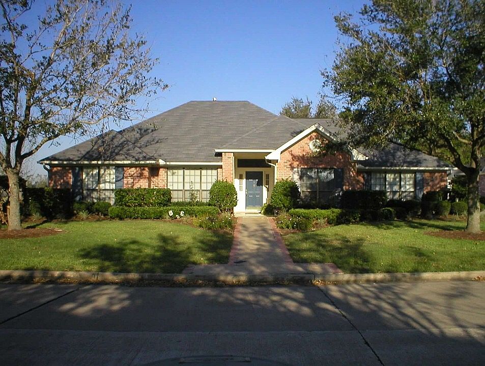 1st image of 3830 Merion Dr