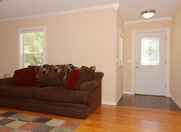 5th image of 407 Turney St