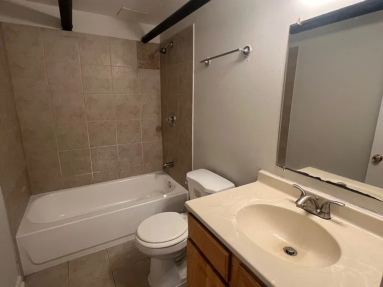 5003 S Prairie Ave #G — Photo 10