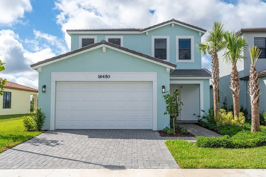 5 bed, 3.5 bath, 2755 sqft, $4,200 — Photo 1