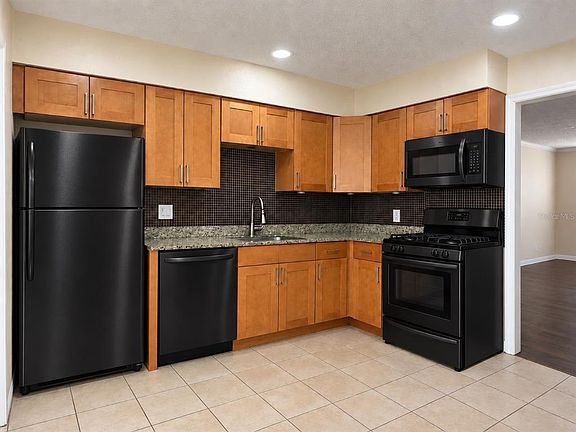 5th image of 335 Wymore Rd APT 201