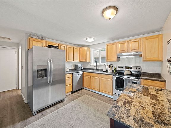 4th image of 6 Royal Dane Dr APT 27