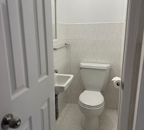 2nd image of 281 Sagamore St