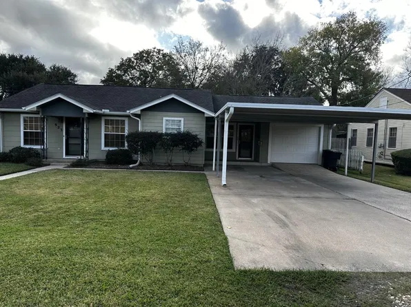 923 N 12th St, Nederland, TX 77627
