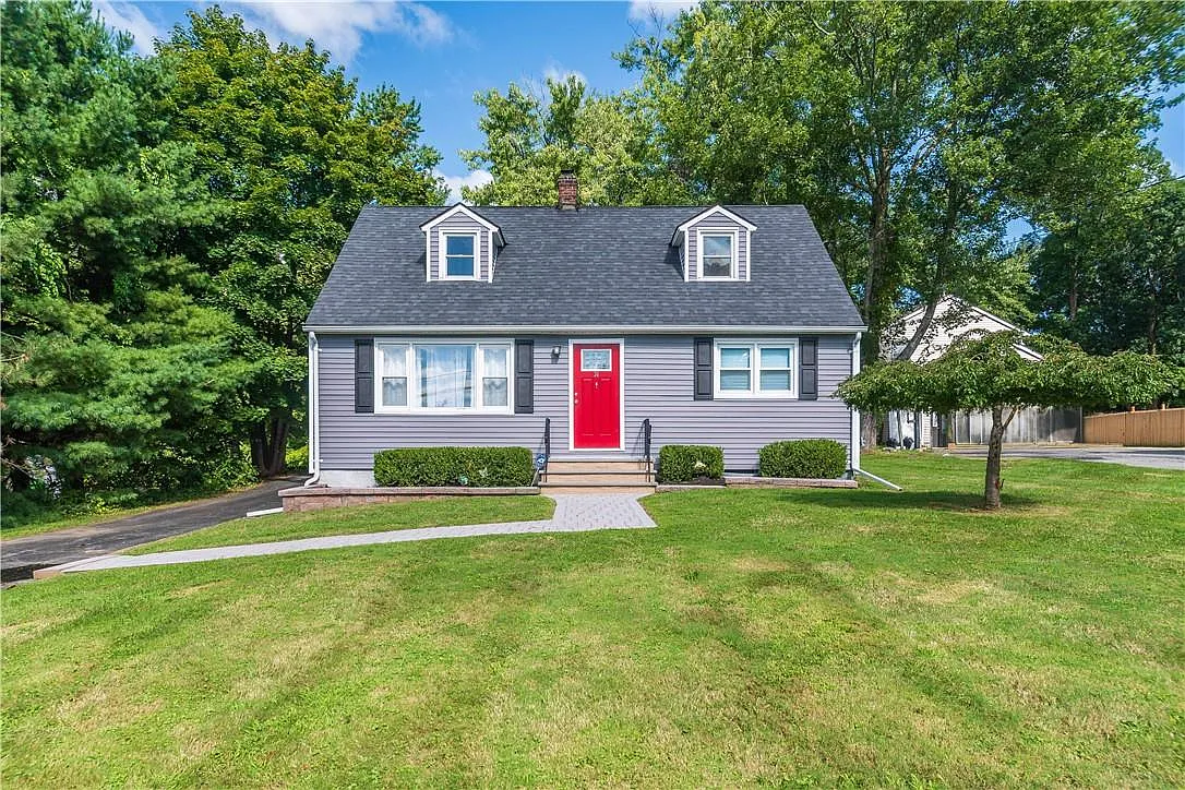 36 Mid Oaks Street photo 1
