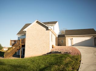 6951 Rebel Dr, Lincoln, NE 68516