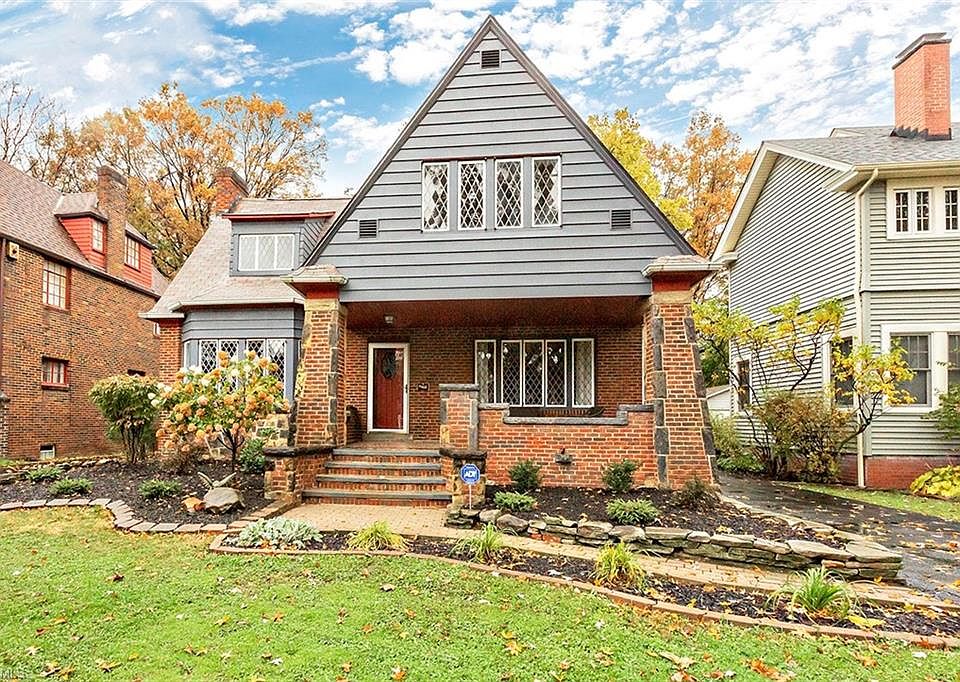 1st image of 3031 Euclid Heights Blvd