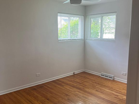 3rd image of 517 Prairie Ave APT 1