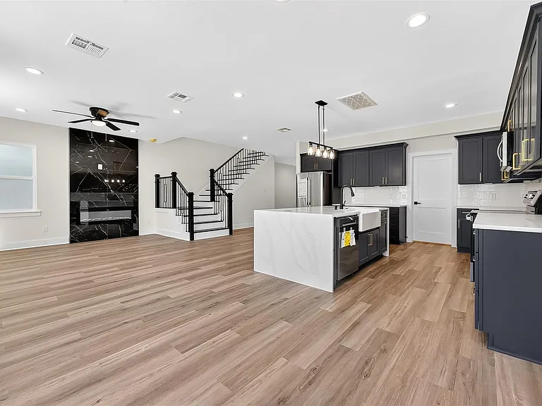 12315 New Jordan Ln — Photo 7