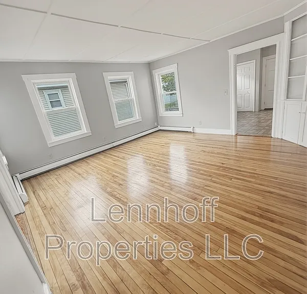 130 S Elm St #2 — Photo 4