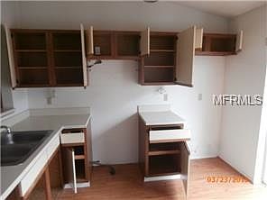 3rd image of 809 Pebble Creek Cir