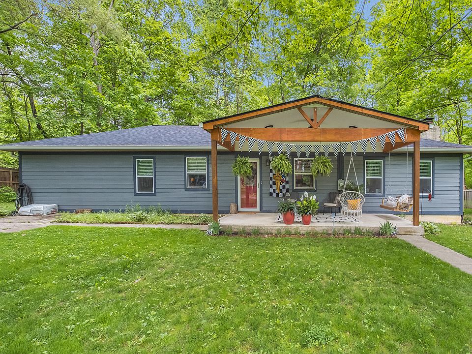 1st image of 4827 Woodland Dr
