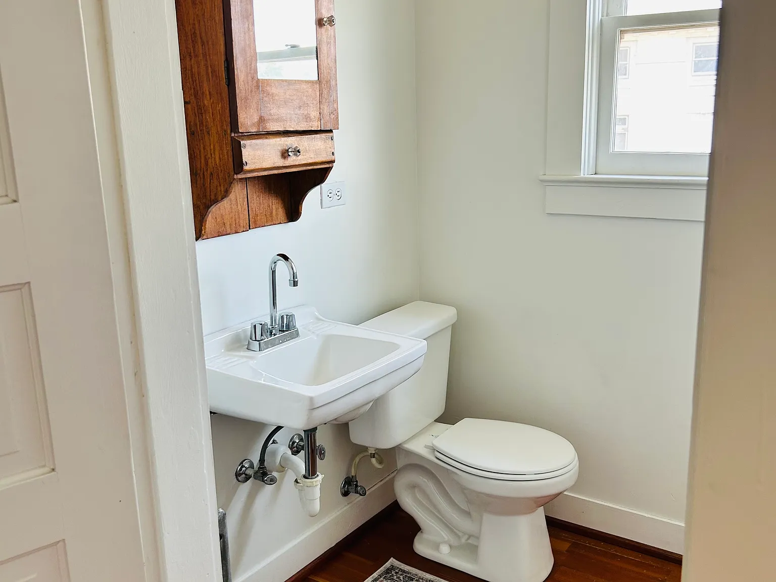 3 bed, 1.5 bath, 1400 sqft, $1,550 — Photo 2