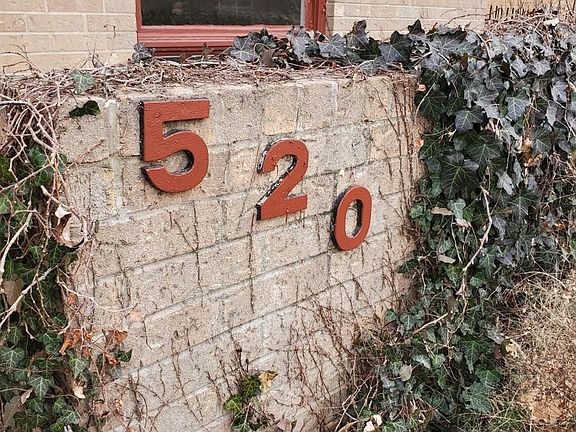 2nd image of 520 Lilac Dr