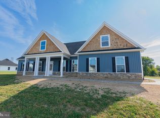 78 Glenaire Rd, Bunker Hill, WV 25413