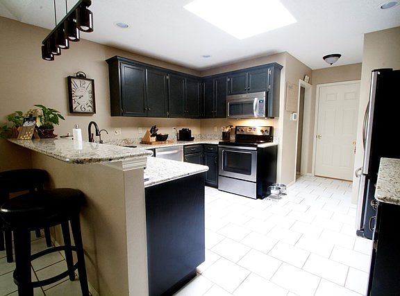 4th image of 4022 Laurel Oak Dr