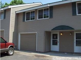 1642 River Bluff Ct, Saint Paul, MN 55121