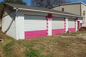 1st image of 226 W Plantation Dr