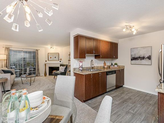 4th image of 221 9th St APT C204