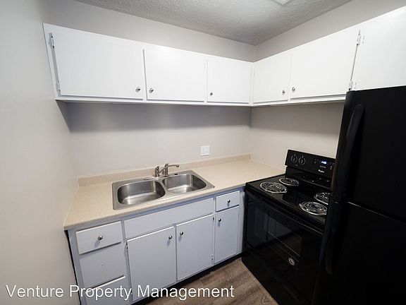 5th image of 2743 Harrison Ave APT 5