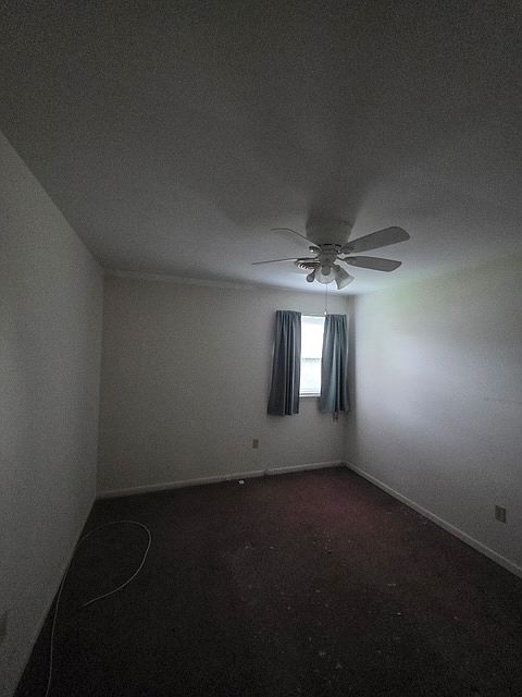 1st image of 905 W 40th Ave