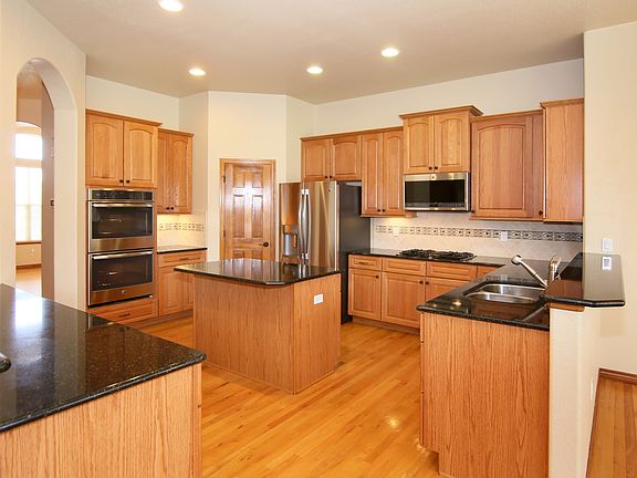 Spacious Gourmet Kitchen