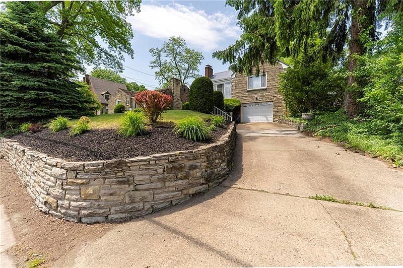 1st image of 424 Bower Hill Rd
